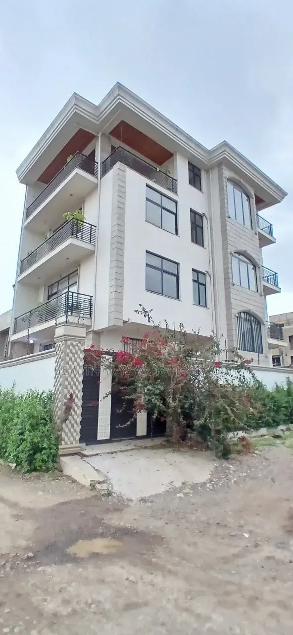 Furnished 8bdrm Townhouse/Terrace in Sheger Oromia for sale