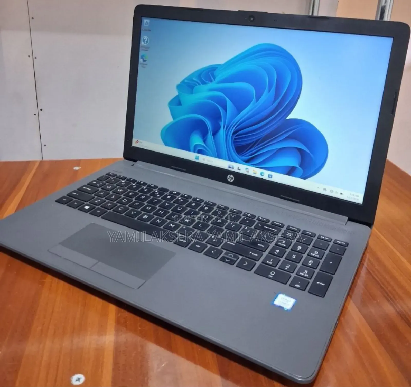 New Laptop HP 250 G7 8GB Intel Core i7 SSD 256GB