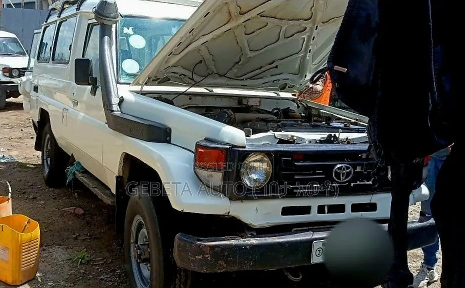 Toyota Land Cruiser 2003 White