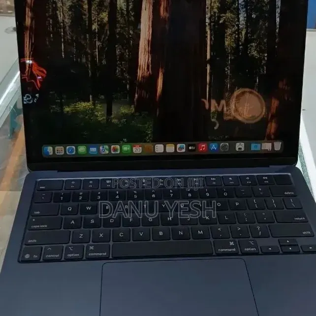New Laptop Apple MacBook Air 2025 M4 13-inch 16GB Apple M4 SSD 256GB