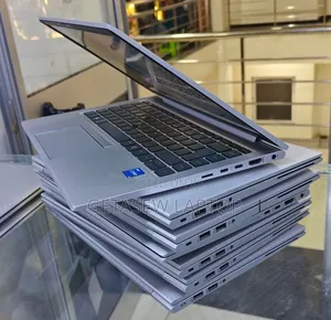 New Laptop HP EliteBook 830 8GB Intel Core i5 SSD 512GB