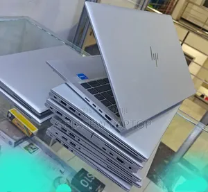 New Laptop HP EliteBook 830 8GB Intel Core i5 SSD 512GB