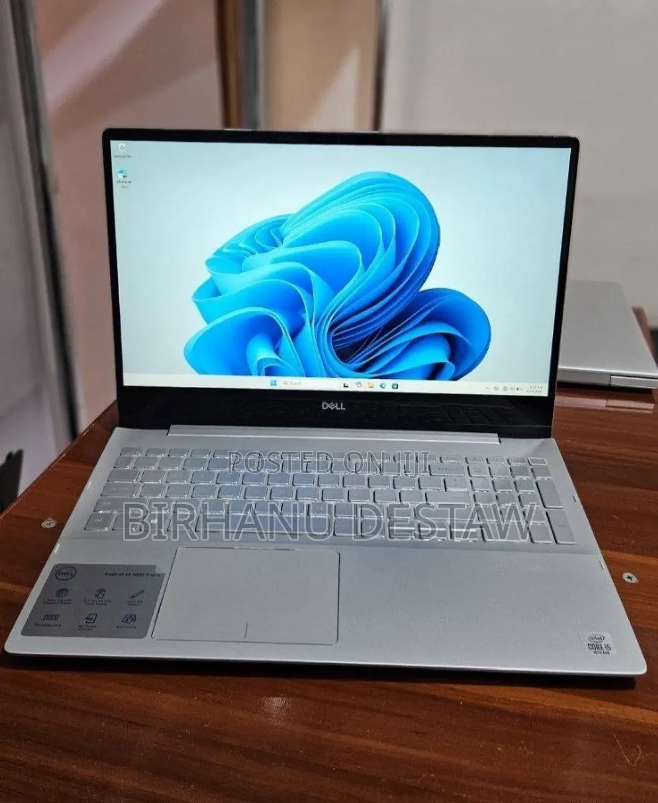New Laptop Dell Inspiron 15 8GB Intel Core i5 SSD 256GB