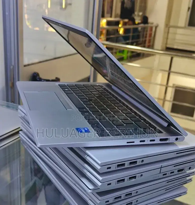 New Laptop HP Elite x360 830 G10 8GB Intel Core i5 SSD 512GB