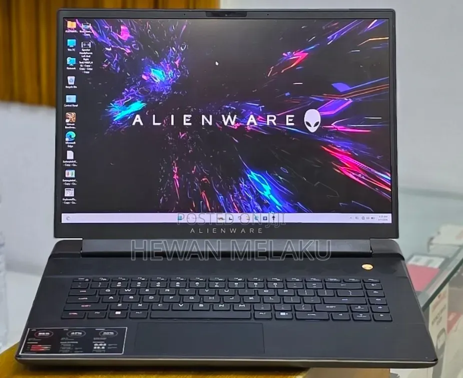 New Laptop Alienware X16 r1 16GB Intel Core i9 SSD 1T