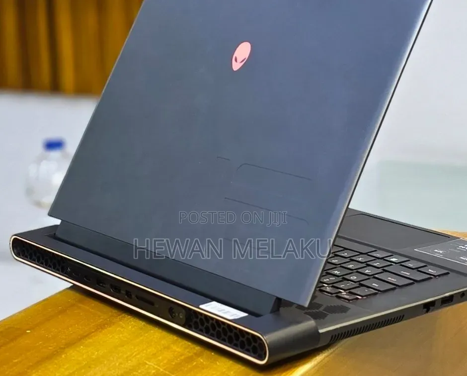 New Laptop Alienware X16 r1 16GB Intel Core i9 SSD 1T