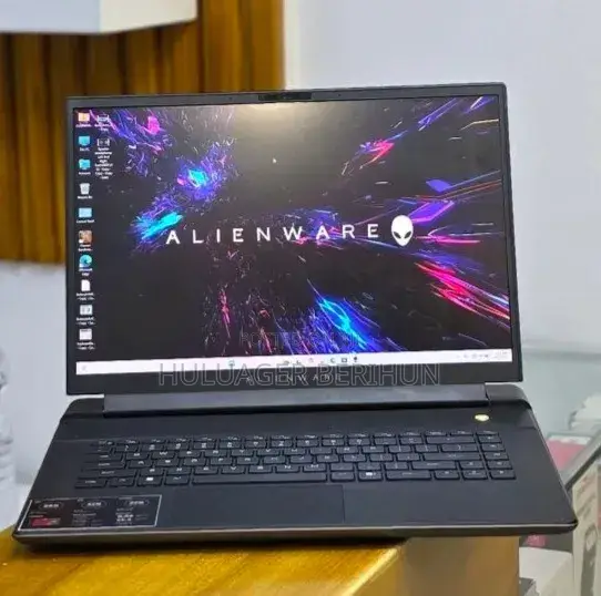 New Laptop Alienware X16 r1 16GB Intel Core i9 SSD 1T