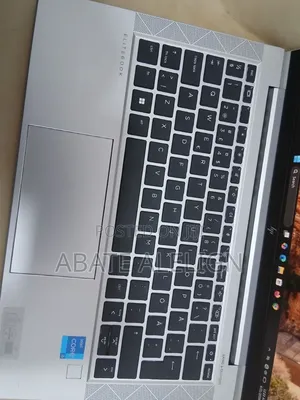New Laptop HP EliteBook 830 G8 16GB Intel Core i5 SSD 512GB