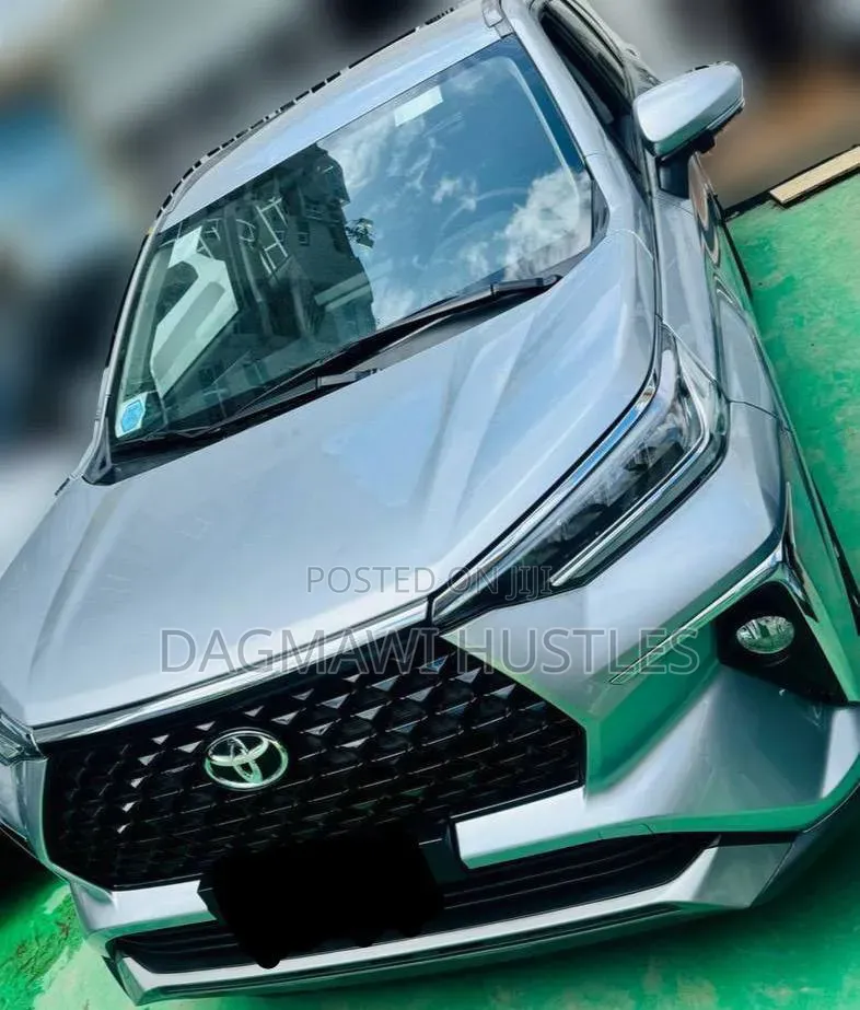 Toyota Veloz 1.5 CVT FWD 2023 Silver