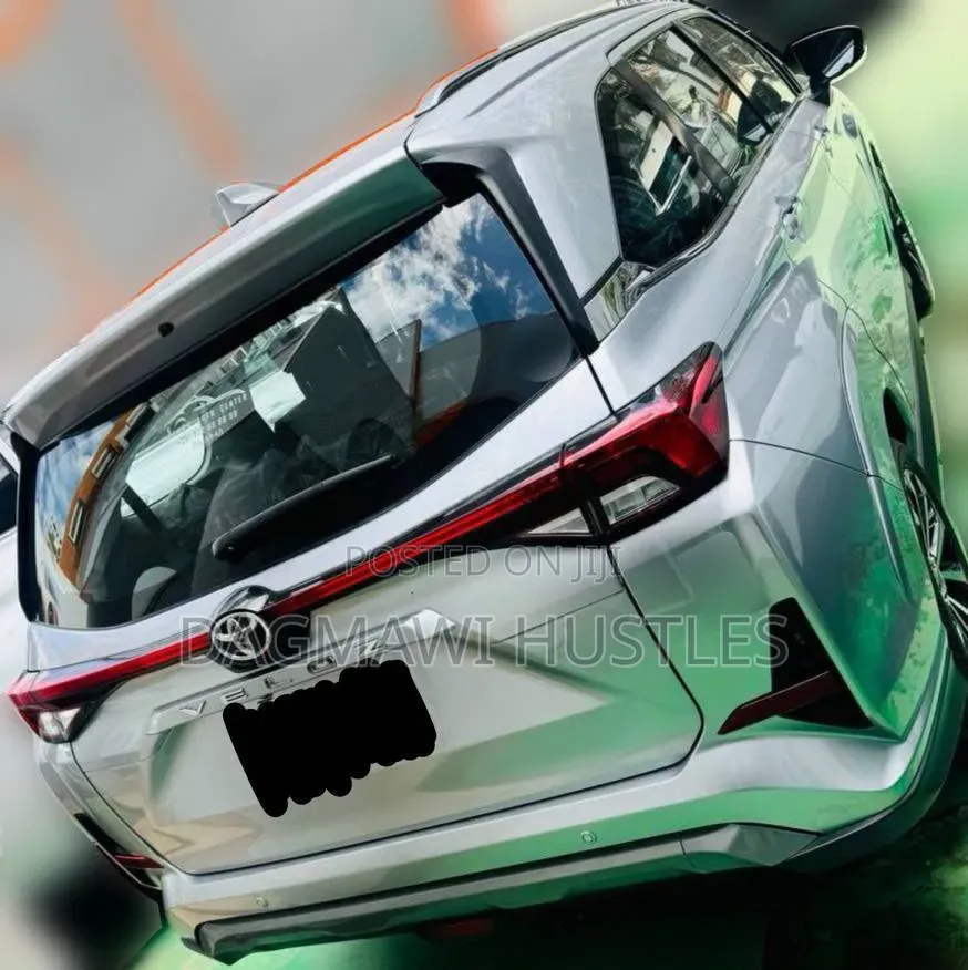 Toyota Veloz 1.5 CVT FWD 2023 Silver