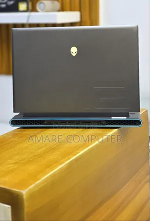 New Laptop Alienware X16 r1 16GB Intel Core i9 SSD 1T