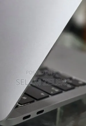 New Laptop Apple MacBook Air 2020 M1 16GB Apple M1 SSD 256GB