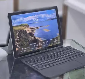 New Laptop Microsoft Surface 8GB Intel Core i5 SSD 256GB
