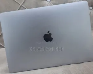 New Laptop Apple MacBook Pro 2017 16GB Intel Core i5 SSD 512GB