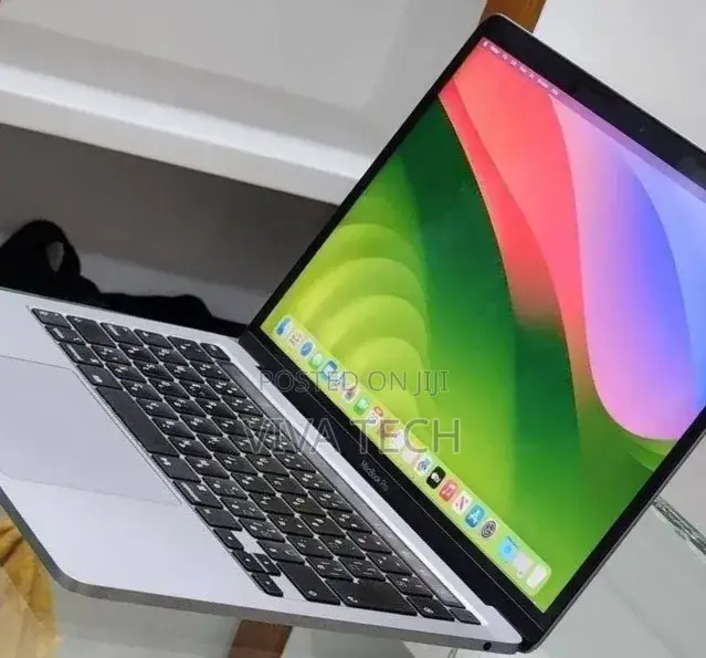 New Laptop Apple MacBook 2020 8GB Intel Core i5 SSD 512GB
