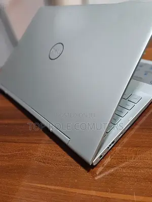 New Laptop Dell Inspiron 15 8GB Intel Core i5 SSD 256GB
