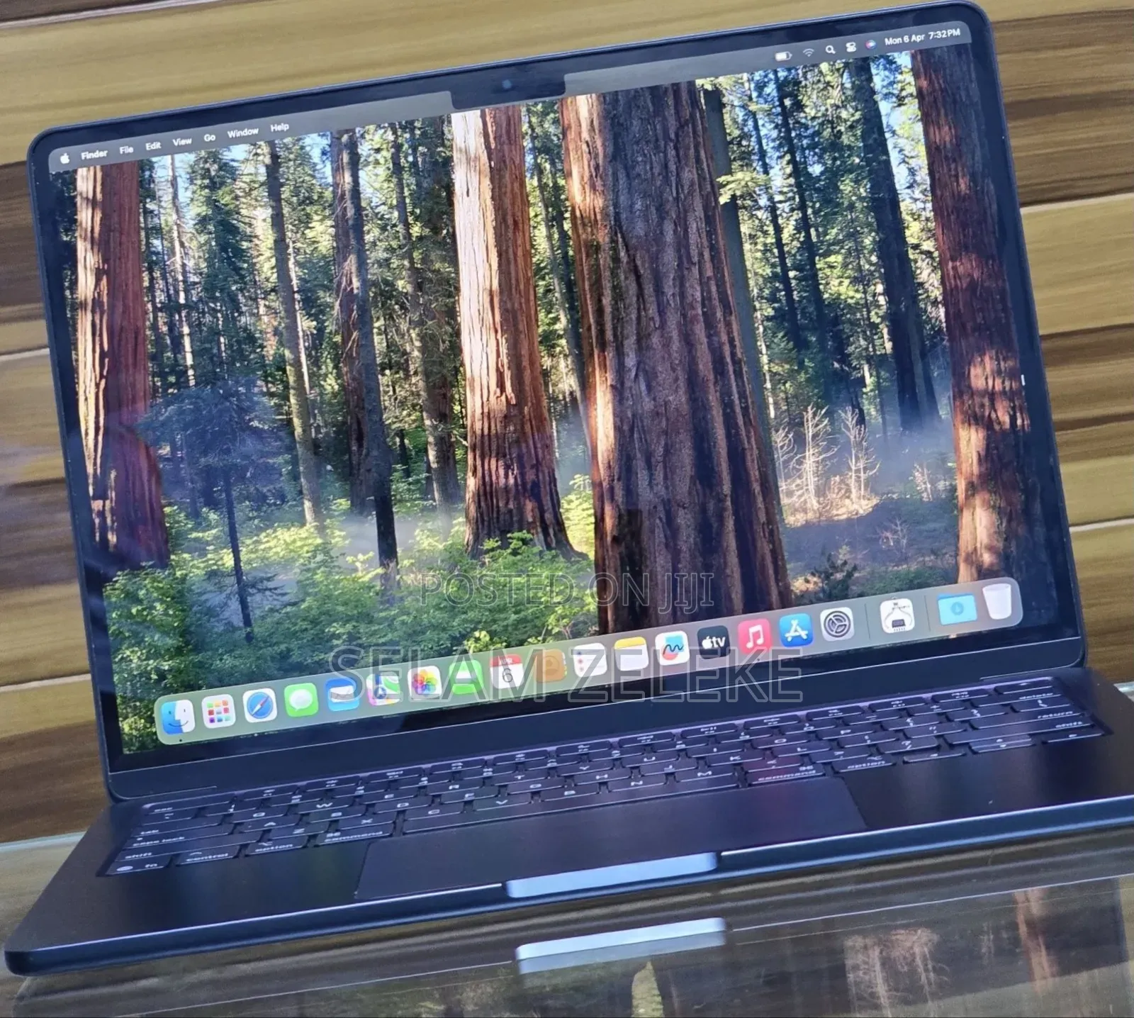 New Laptop Apple MacBook Air 2025 M4 13-inch 16GB Apple M4 SSD 256GB