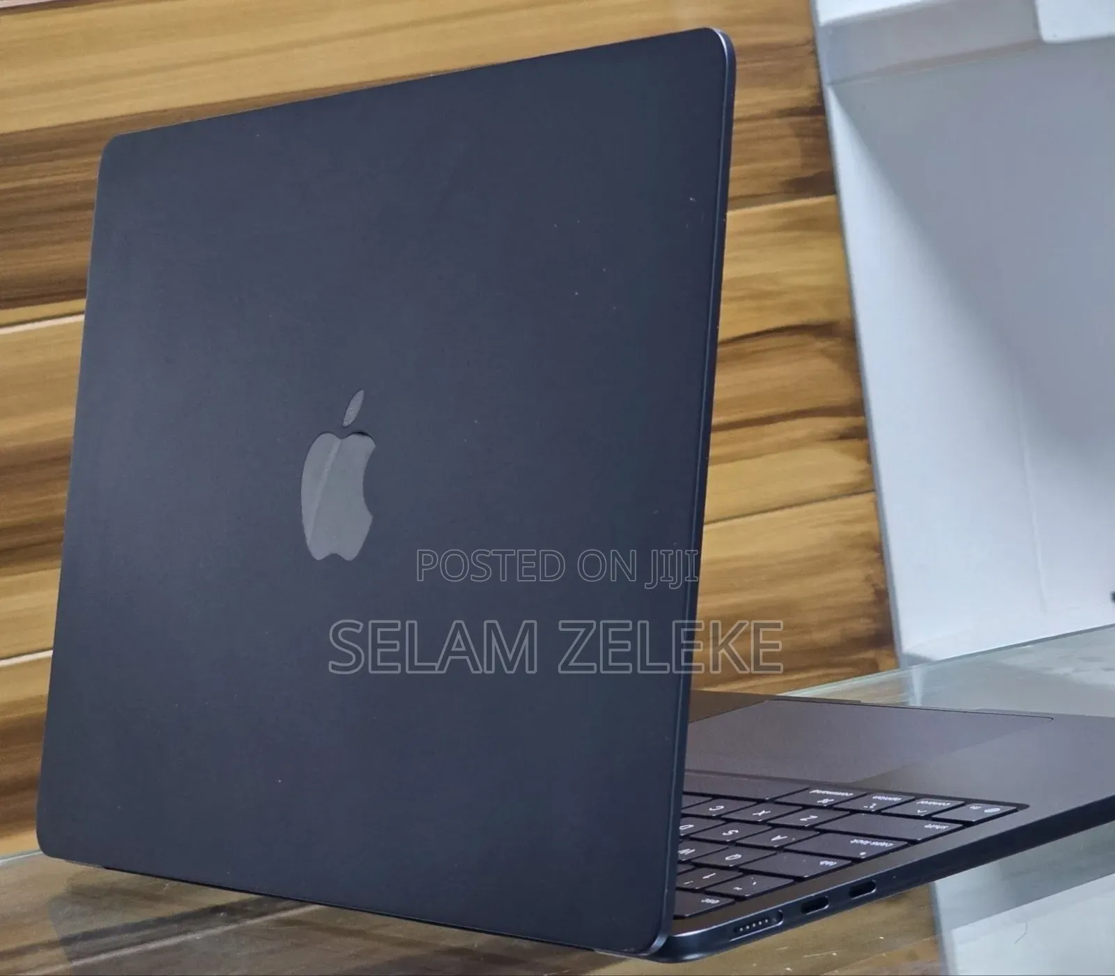 New Laptop Apple MacBook Air 2025 M4 13-inch 16GB Apple M4 SSD 256GB