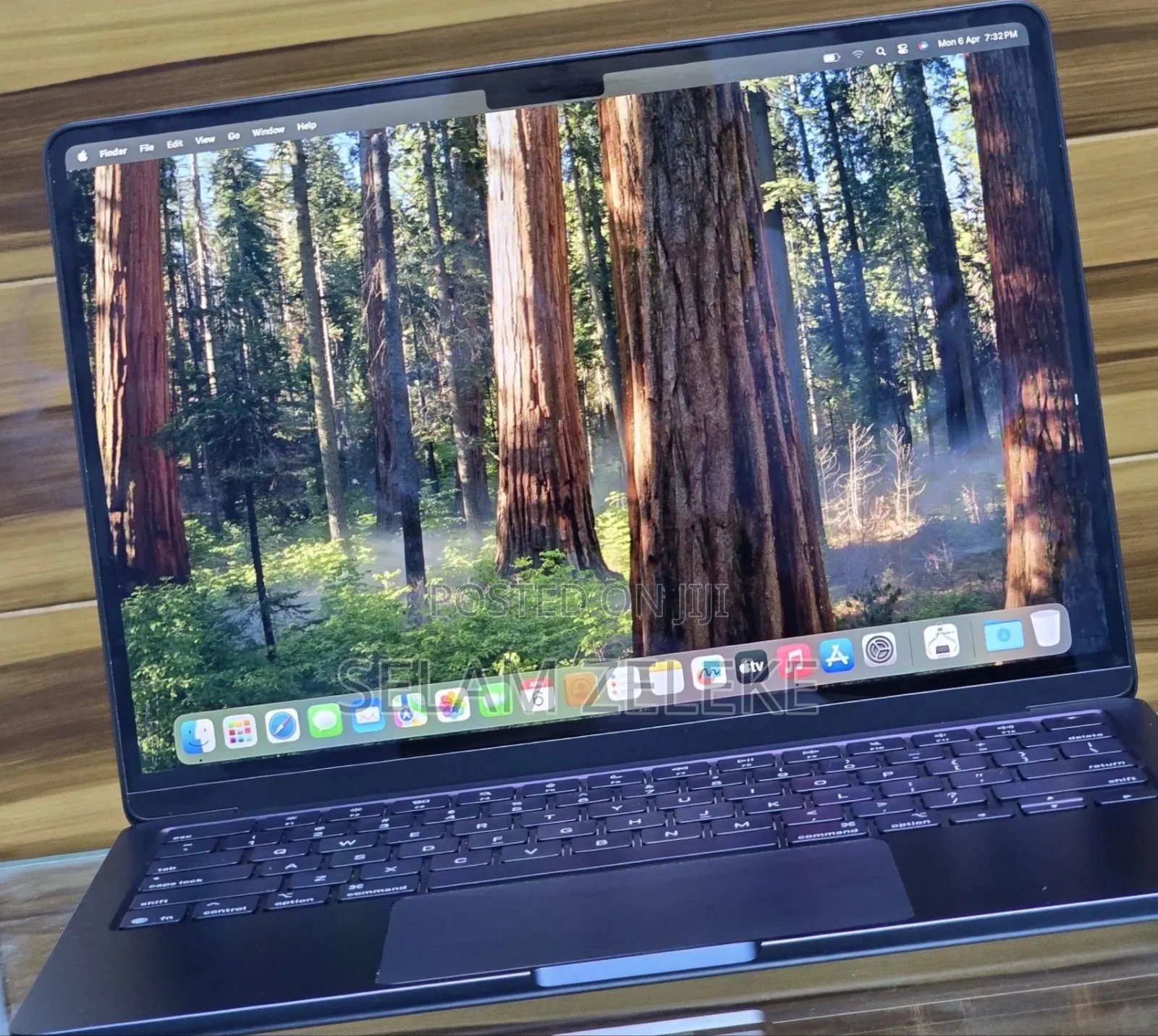 New Laptop Apple MacBook Air 2025 M4 13-inch 16GB Apple M4 SSD 256GB