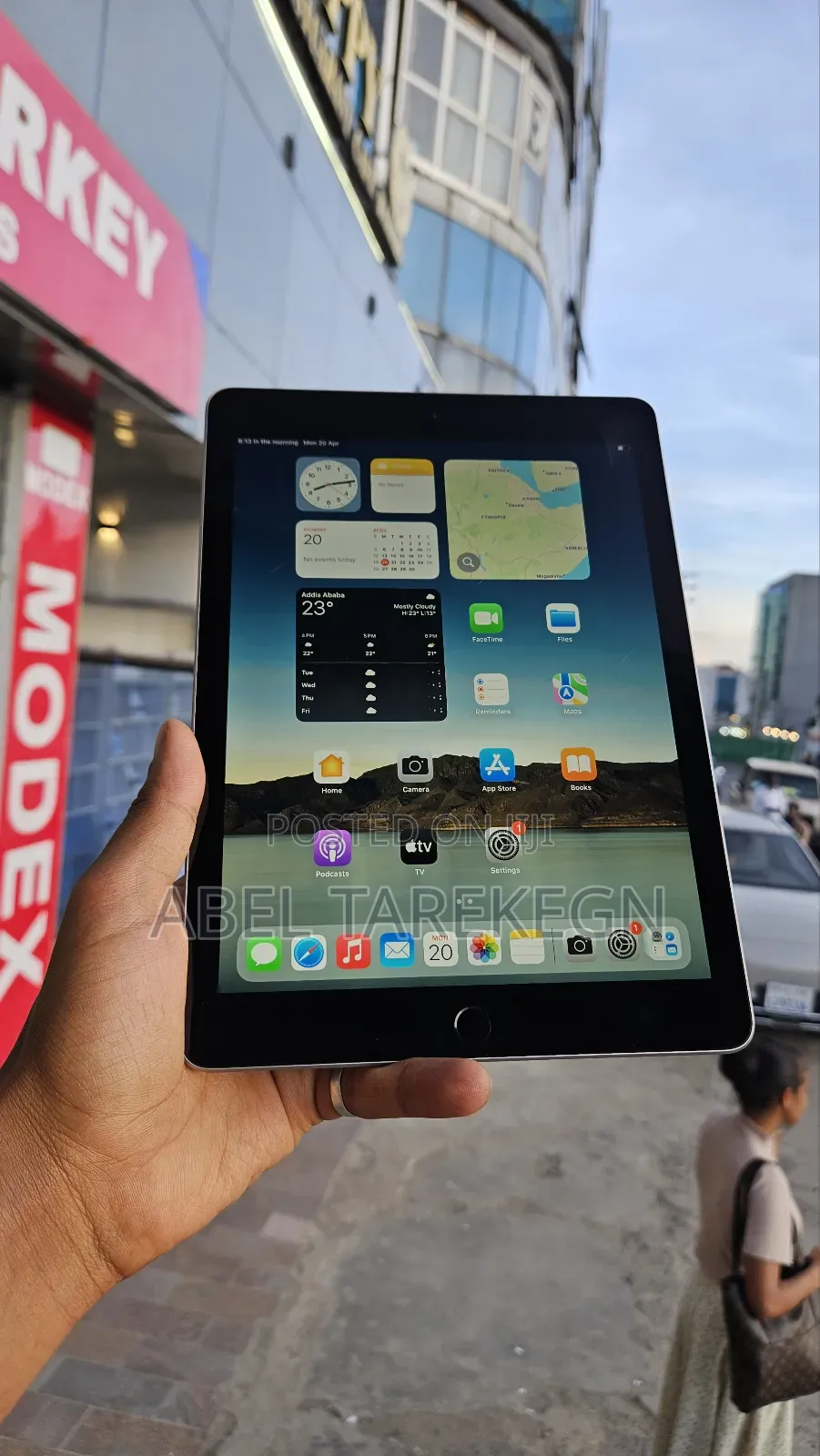 Apple iPad 9.7 32 GB Gray