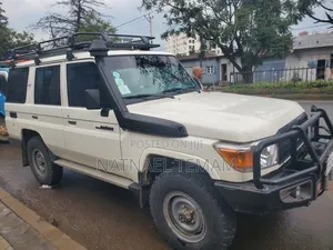 Toyota Land Cruiser 2018 White