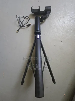 Auto Face Tracking Tripod