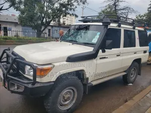 Toyota Land Cruiser 2018 White