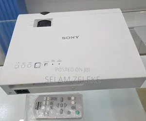 Sony Projector VPL-Dx100