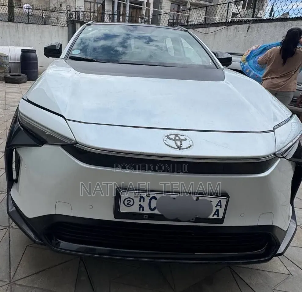 Toyota bZ4X 2023 White