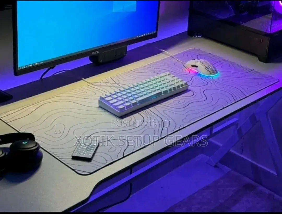 90 X 40 X 0.2cm White and Black Terrain Themed Mouse Pad - Desk Mat
