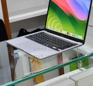 New Laptop Apple MacBook Pro 2020 8GB Intel Core i5 SSD 512GB