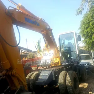 Komotasu Excavator for Sell