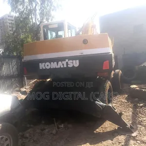 Komotasu Excavator for Sell