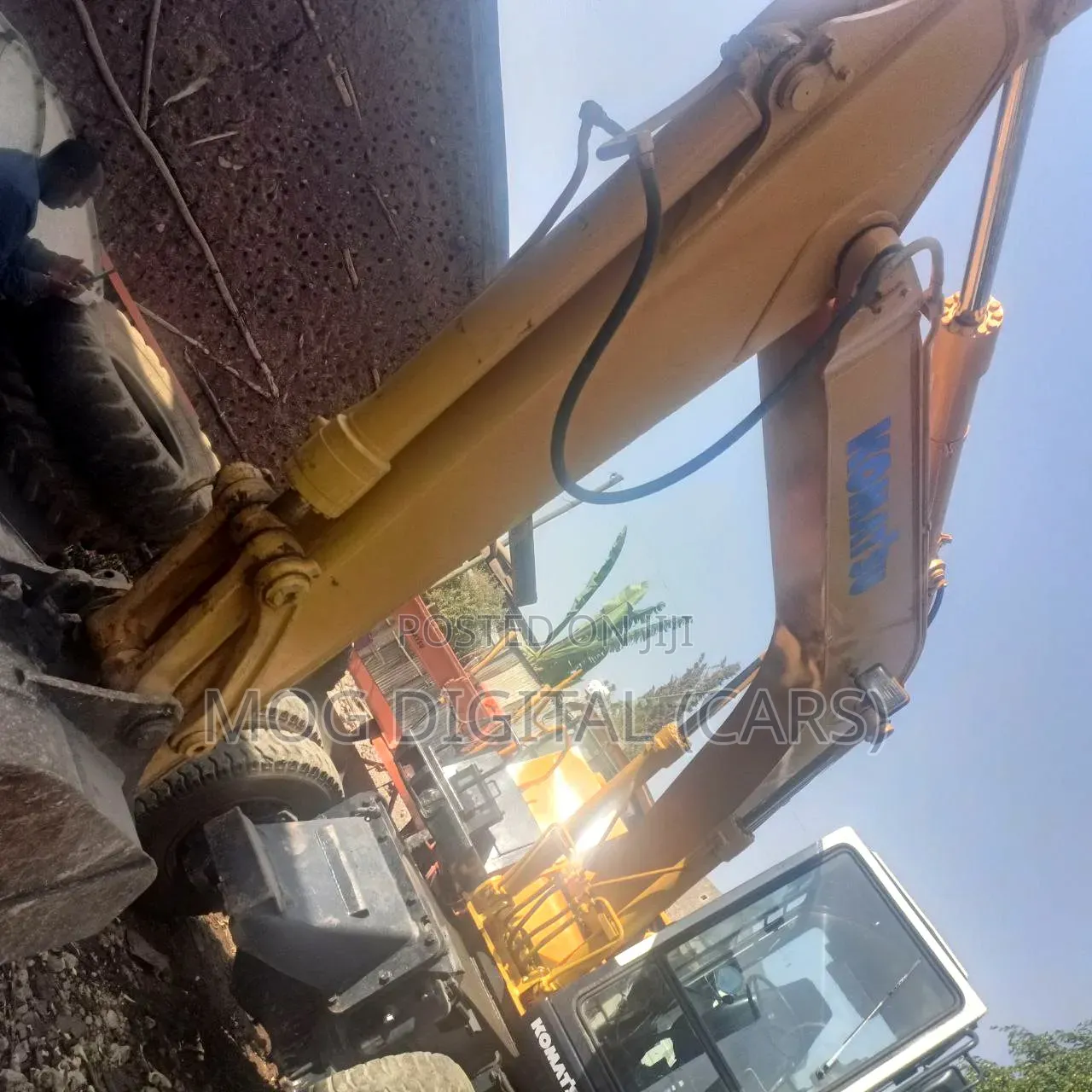 Komotasu Excavator for Sell