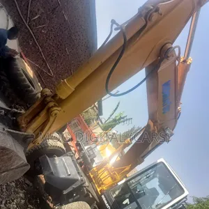 Komotasu Excavator for Sell