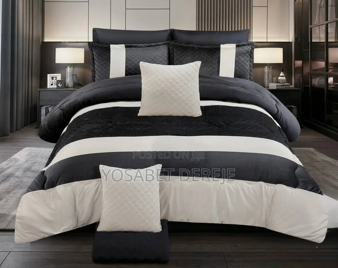 Seven (7) PCS Comforter Set በጣም ውበት ያለው እና ደስ የሚል ሙቀት የሚፈጥር ኮምፈርት