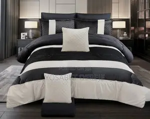 Seven (7) PCS Comforter Set በጣም ውበት ያለው እና ደስ የሚል ሙቀት የሚፈጥር ኮምፈርት