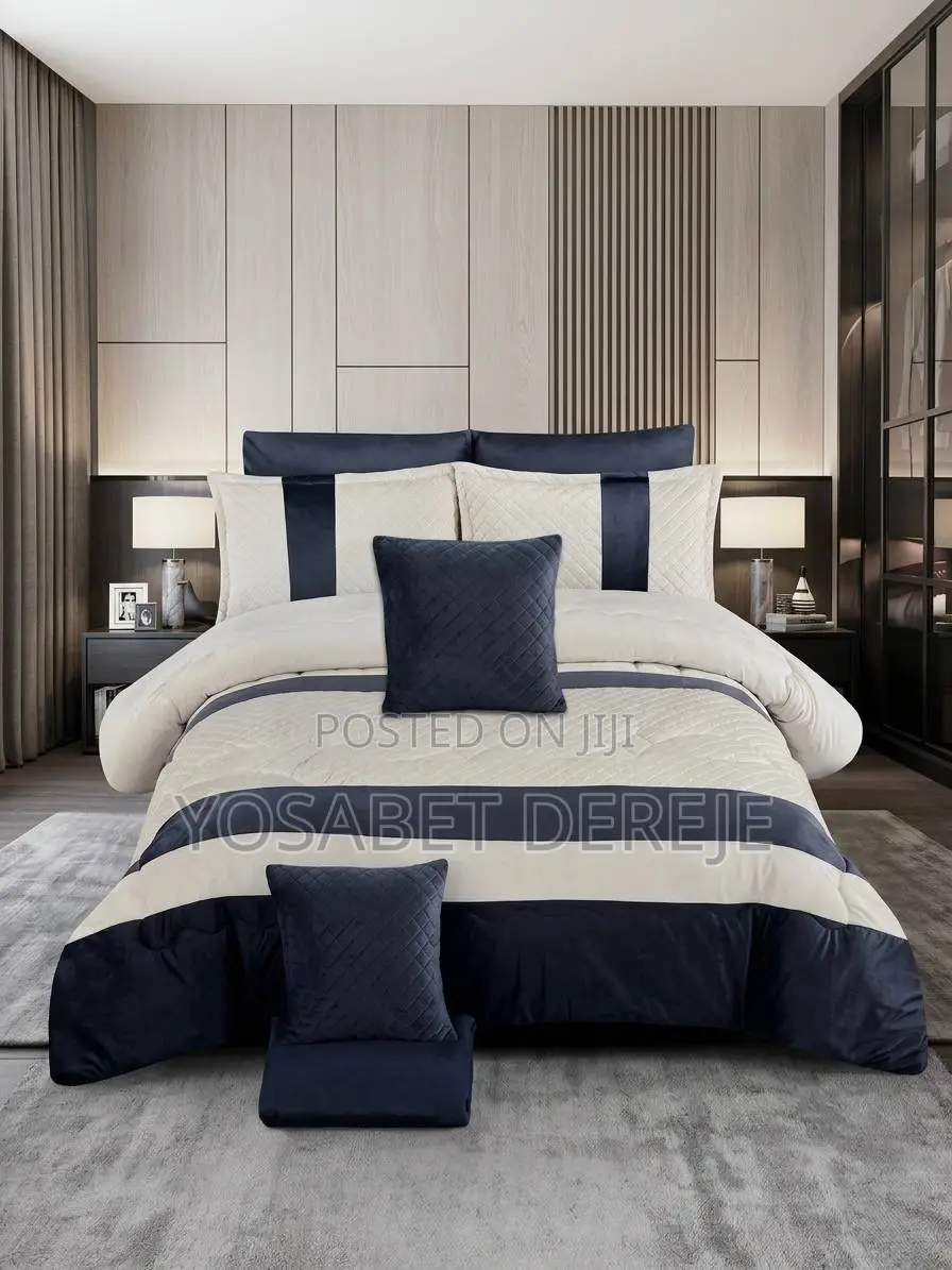 Seven (7) PCS Comforter Set በጣም ውበት ያለው እና ደስ የሚል ሙቀት የሚፈጥር ኮምፈርት
