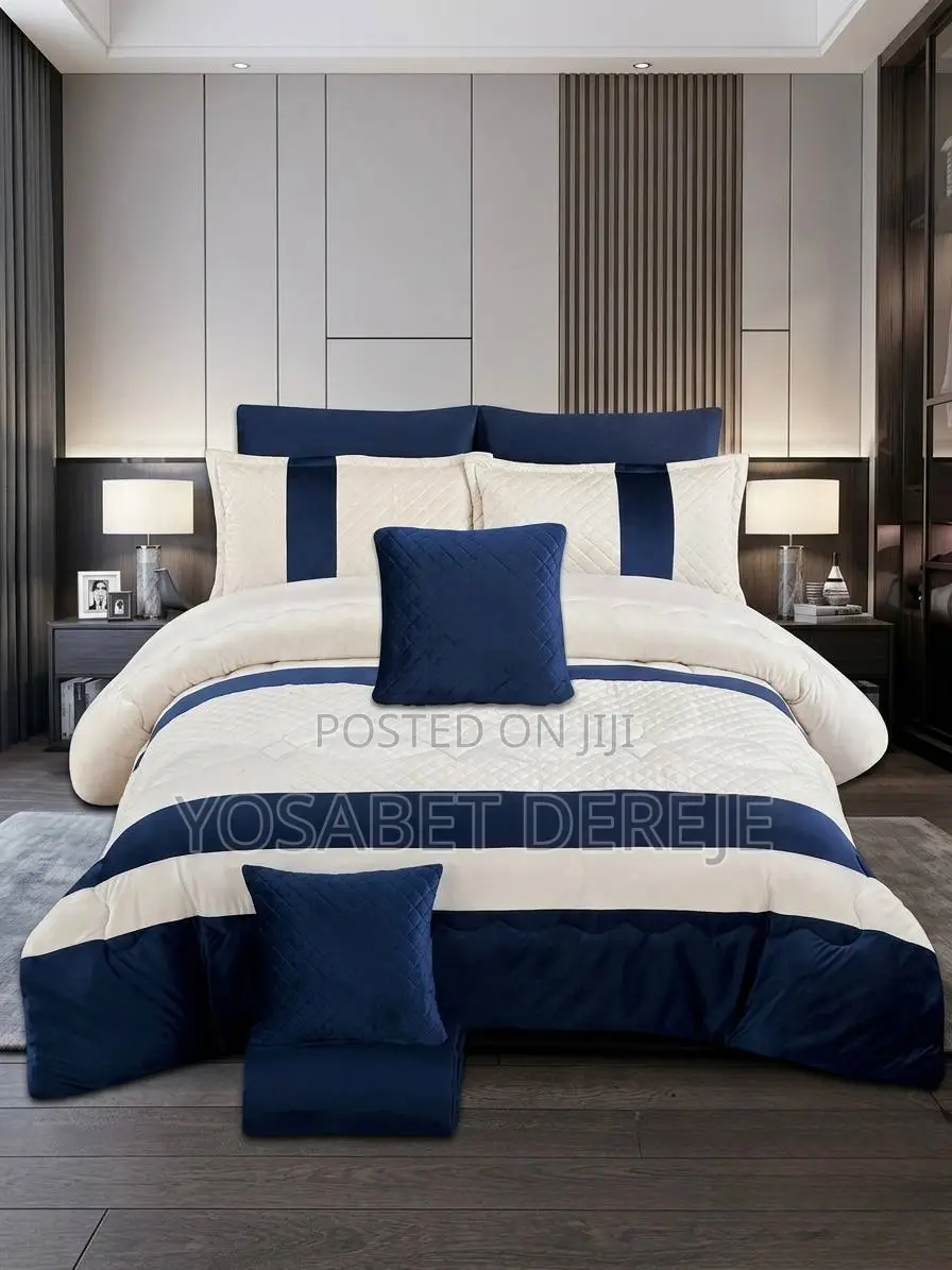 Seven (7) PCS Comforter Set በጣም ውበት ያለው እና ደስ የሚል ሙቀት የሚፈጥር ኮምፈርት