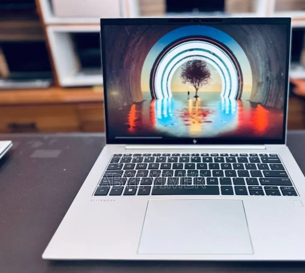 New Laptop HP EliteBook 840 G10 16GB Intel Core i5 SSD 512GB