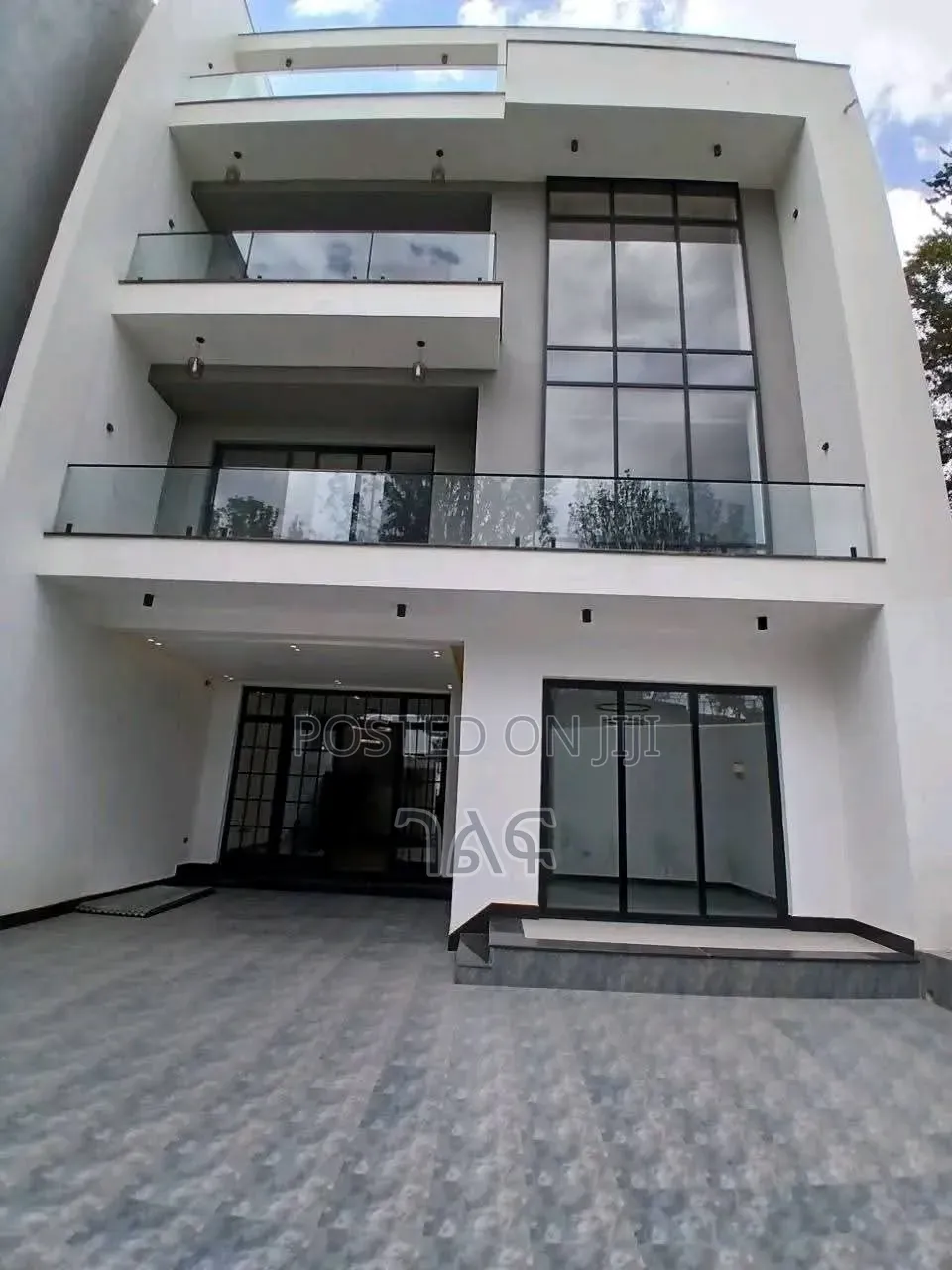 8bdrm House in ቅንጡ ቪላ መገናኛ አምቼ 23ዐ, Bole for sale