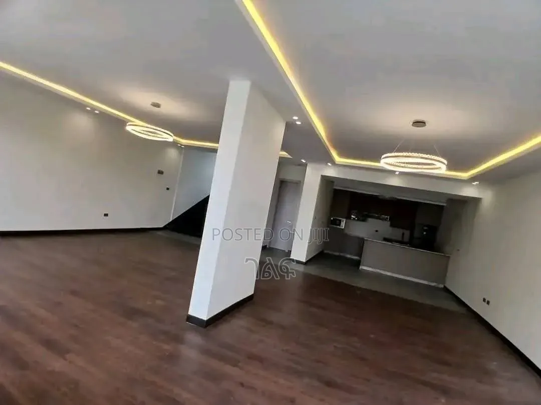 8bdrm House in ቅንጡ ቪላ መገናኛ አምቼ 23ዐ, Bole for sale