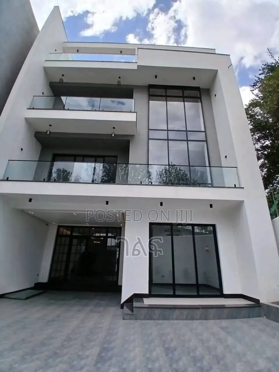 8bdrm House in ቅንጡ ቪላ መገናኛ አምቼ 23ዐ, Bole for sale
