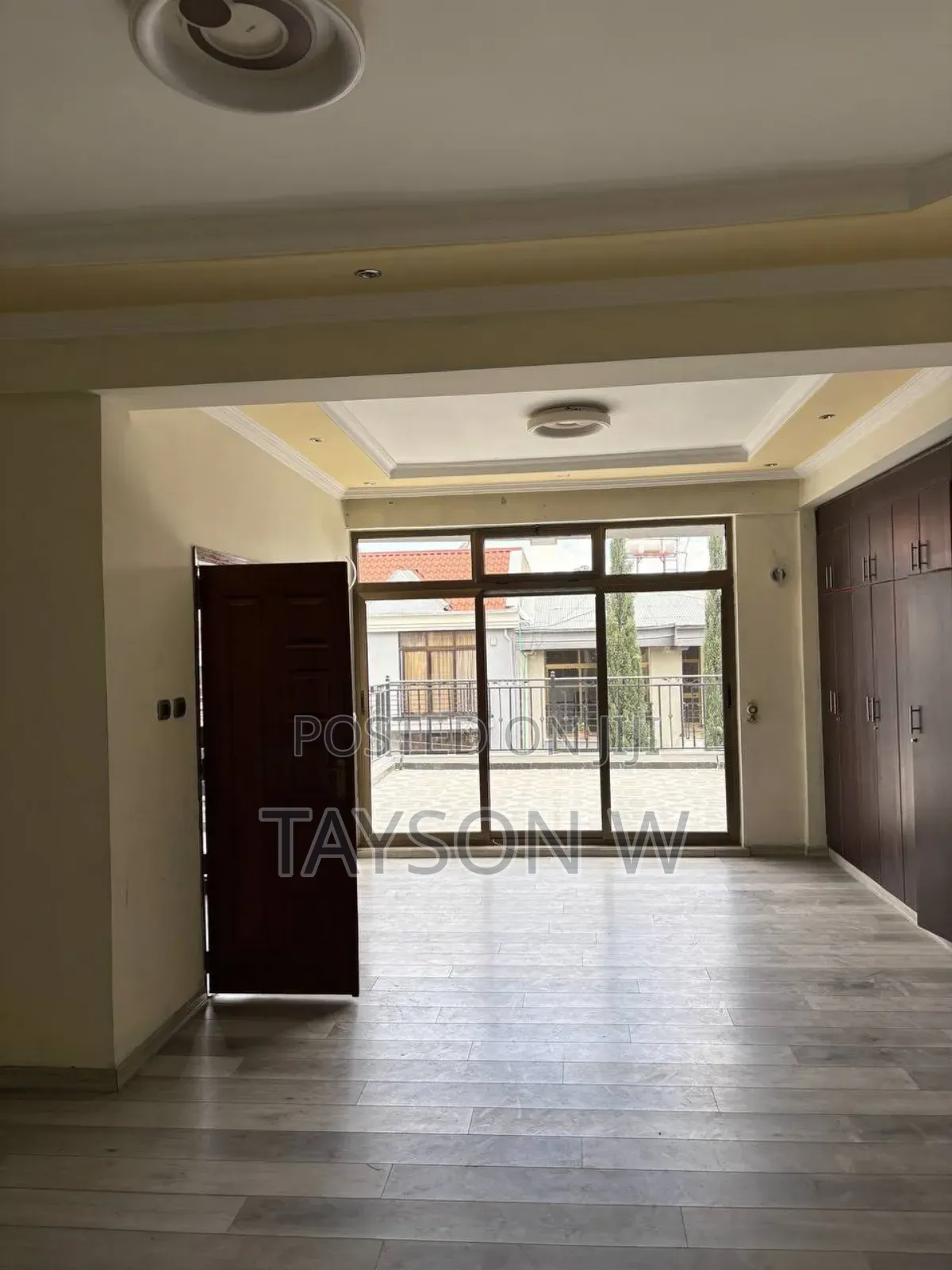 5bdrm House in Addis Ababa Cmc, Bole for sale