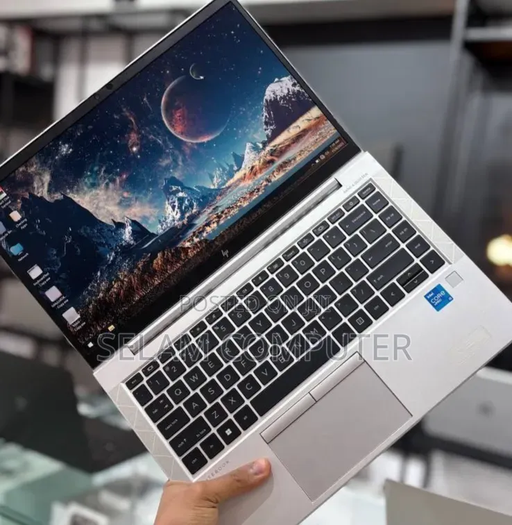 New Laptop HP EliteBook 830 8GB Intel Core i5 SSD 512GB