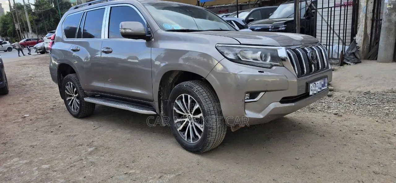 Toyota Land Cruiser Prado 3.0 172hp 2021 Gray