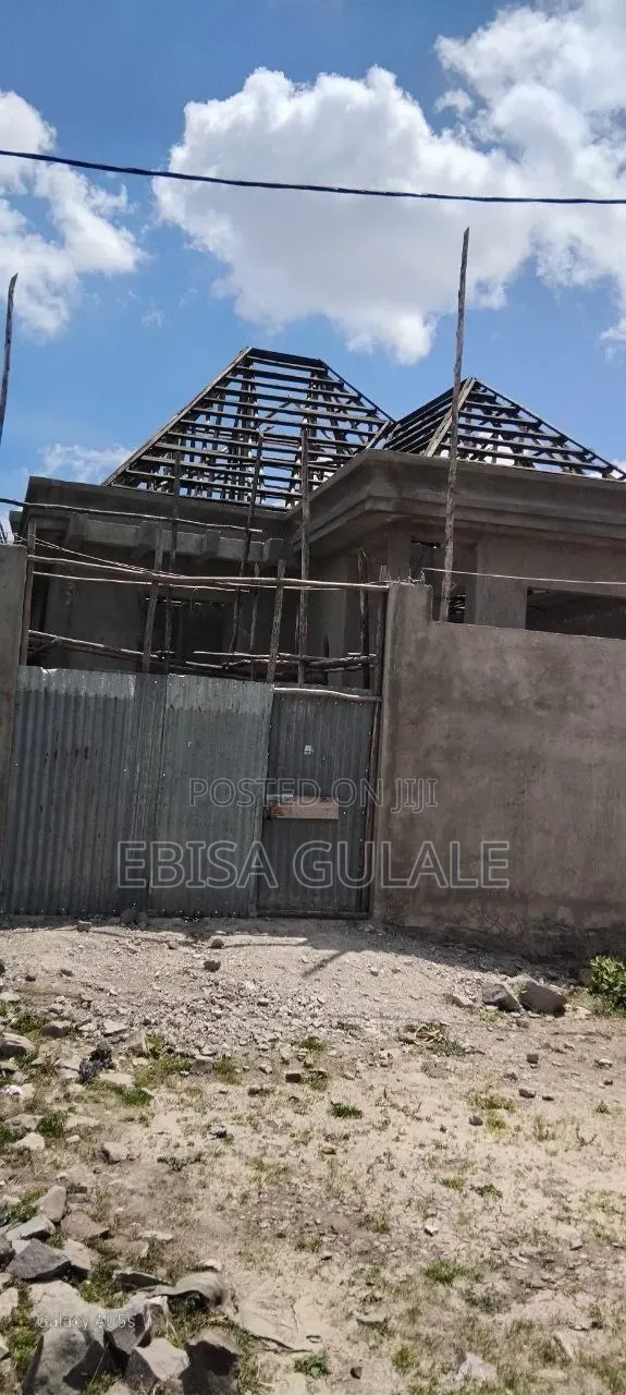 3bdrm Farm House in Yeka for sale