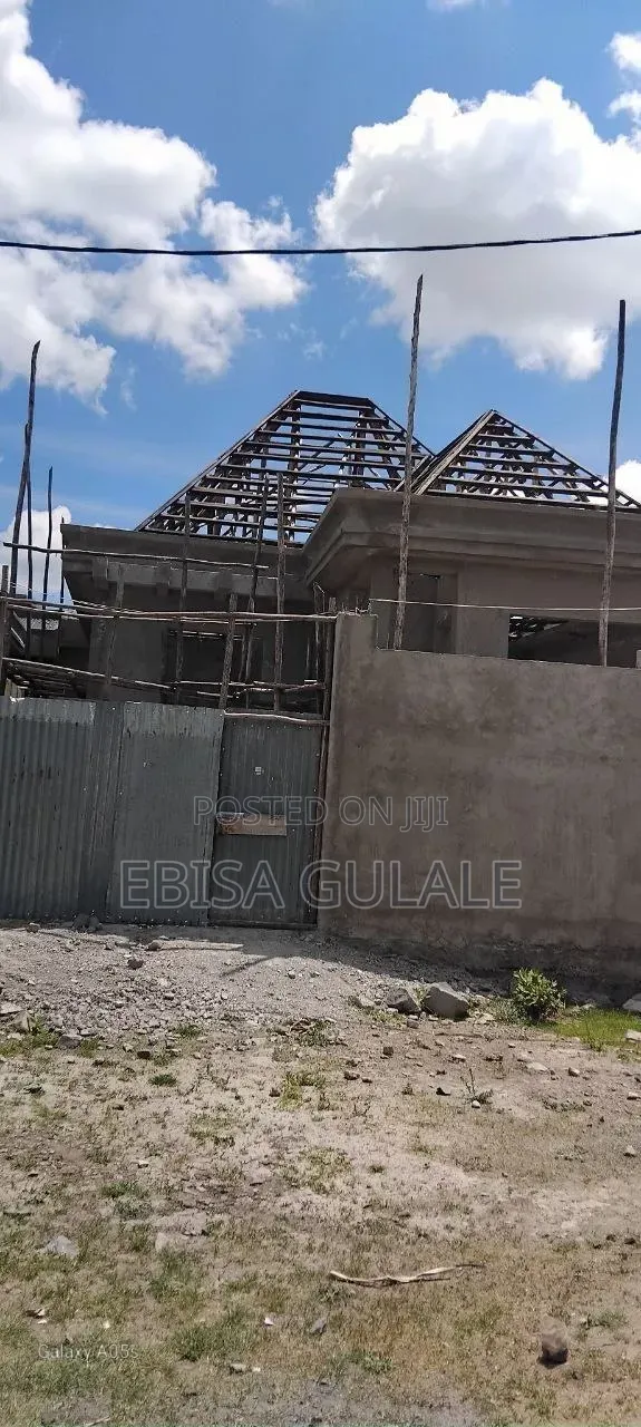 3bdrm Farm House in Yeka for sale