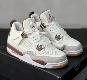 Air Jordan 4 Retro