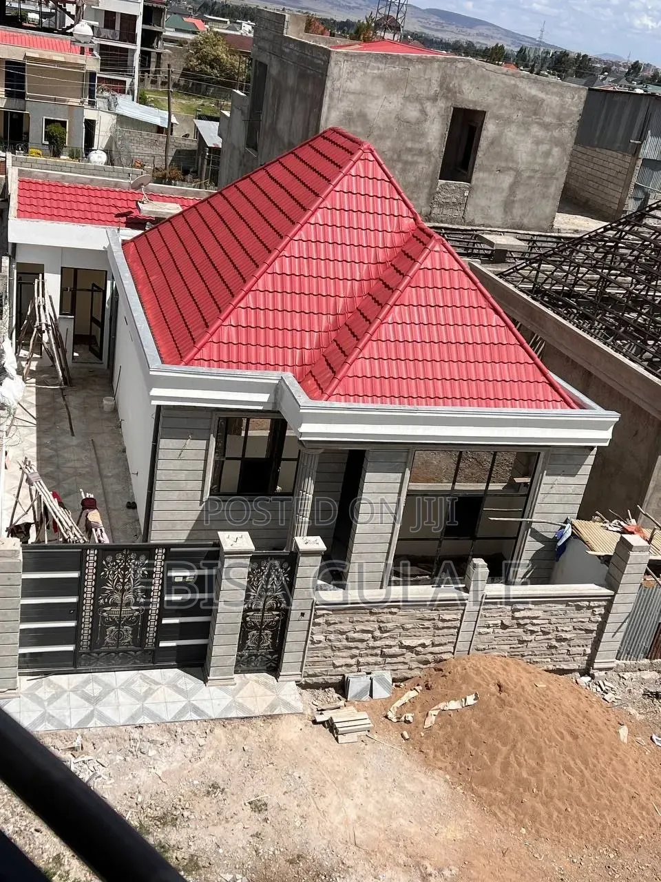 Furnished 6bdrm Farm House in Yeka for sale